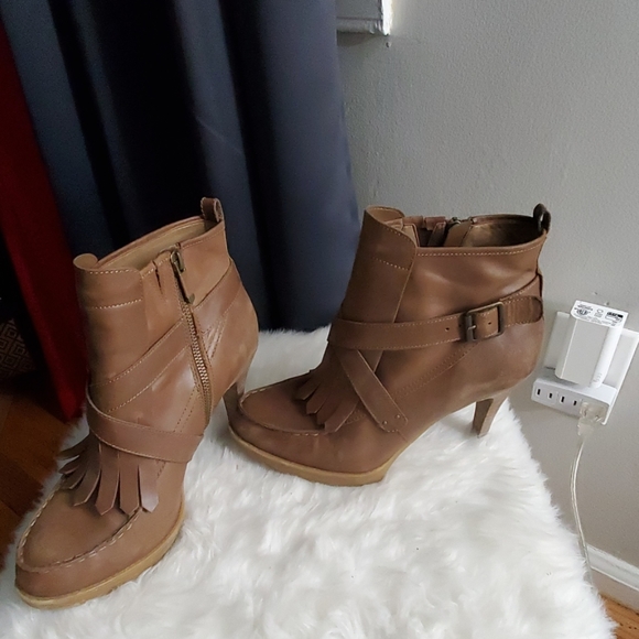 Shoes - Picture 3 of 3